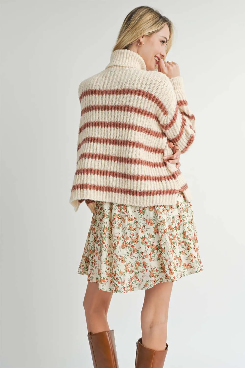 AKI STRIPED SWEATER