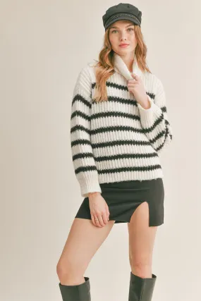 AKI STRIPED SWEATER