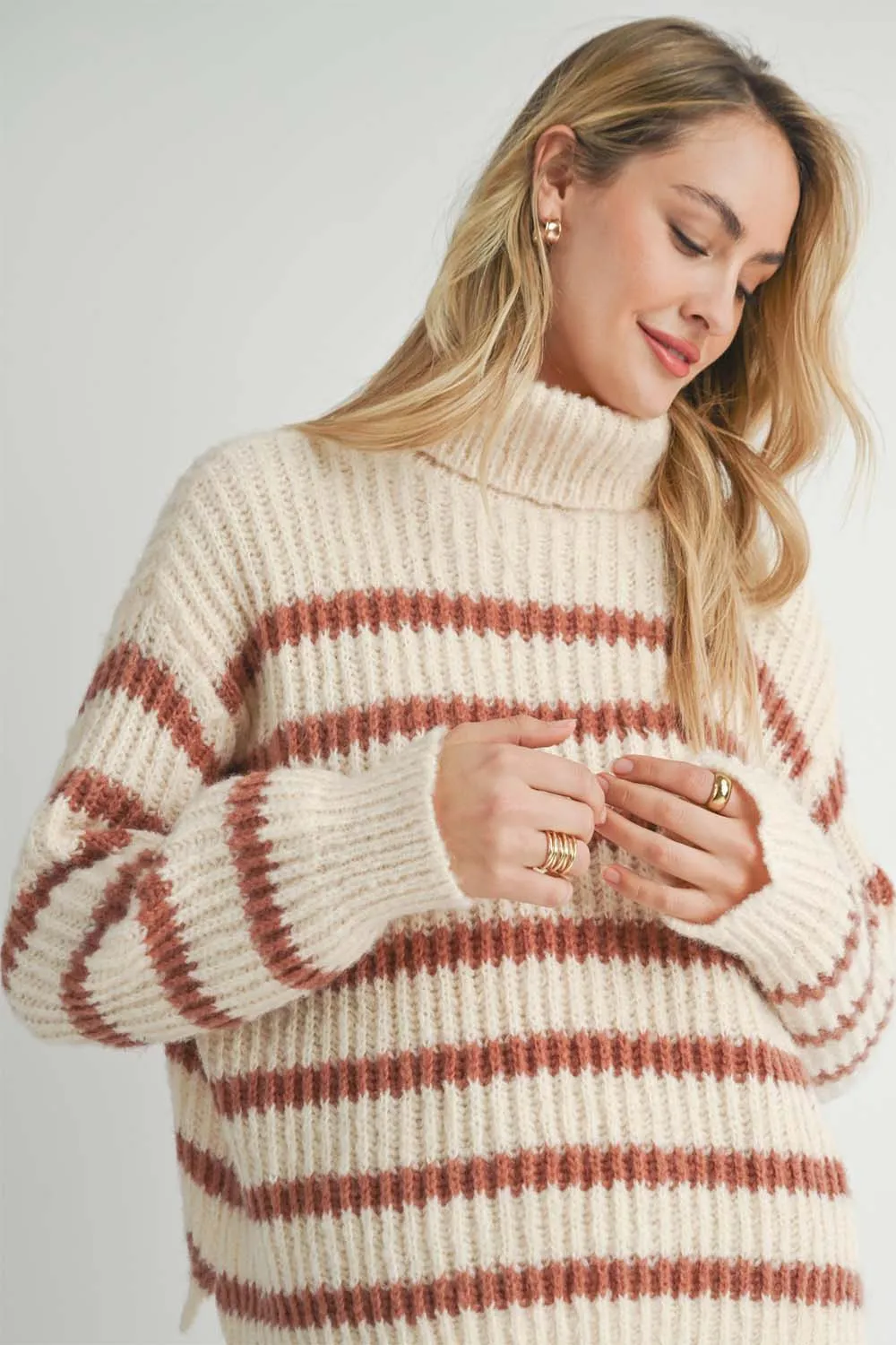 AKI STRIPED SWEATER