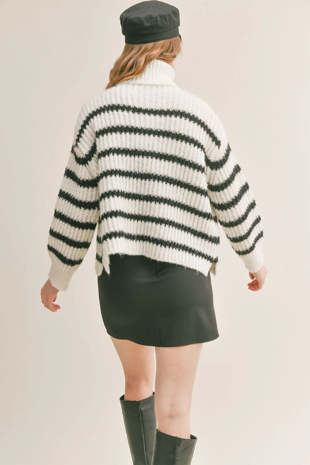 AKI STRIPED SWEATER