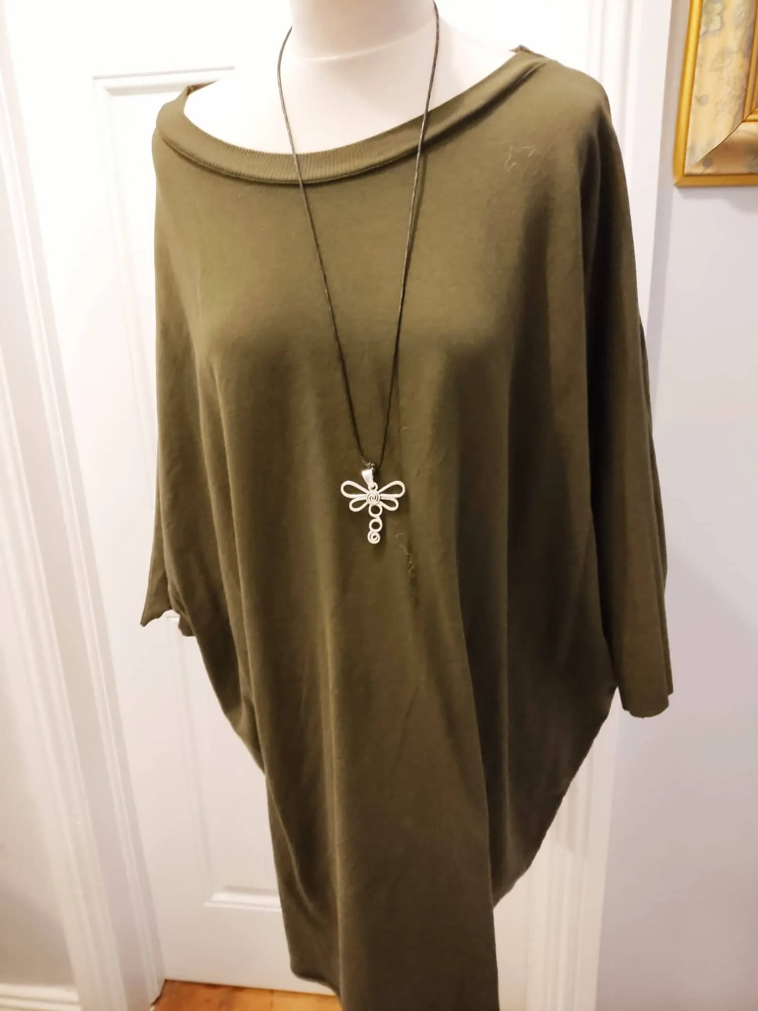 Angelica Italian Plain cotton necklace tunic in swetshirt material. (Reduced from 26 to 19 Euros.)