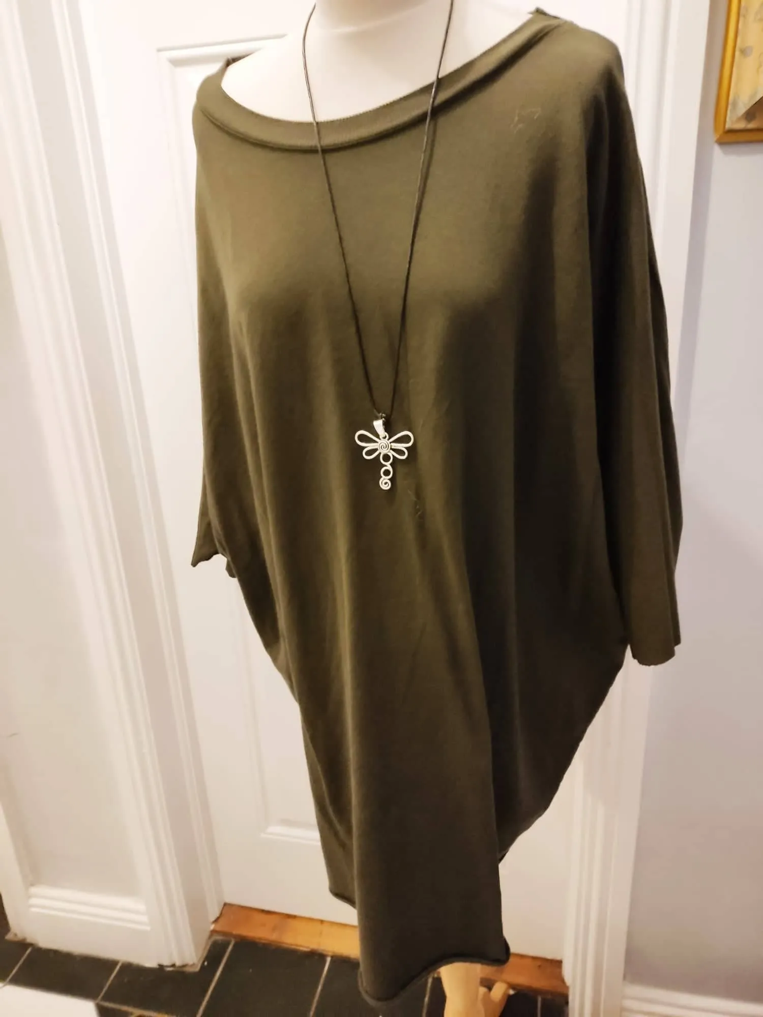 Angelica Italian Plain cotton necklace tunic in swetshirt material. (Reduced from 26 to 19 Euros.)