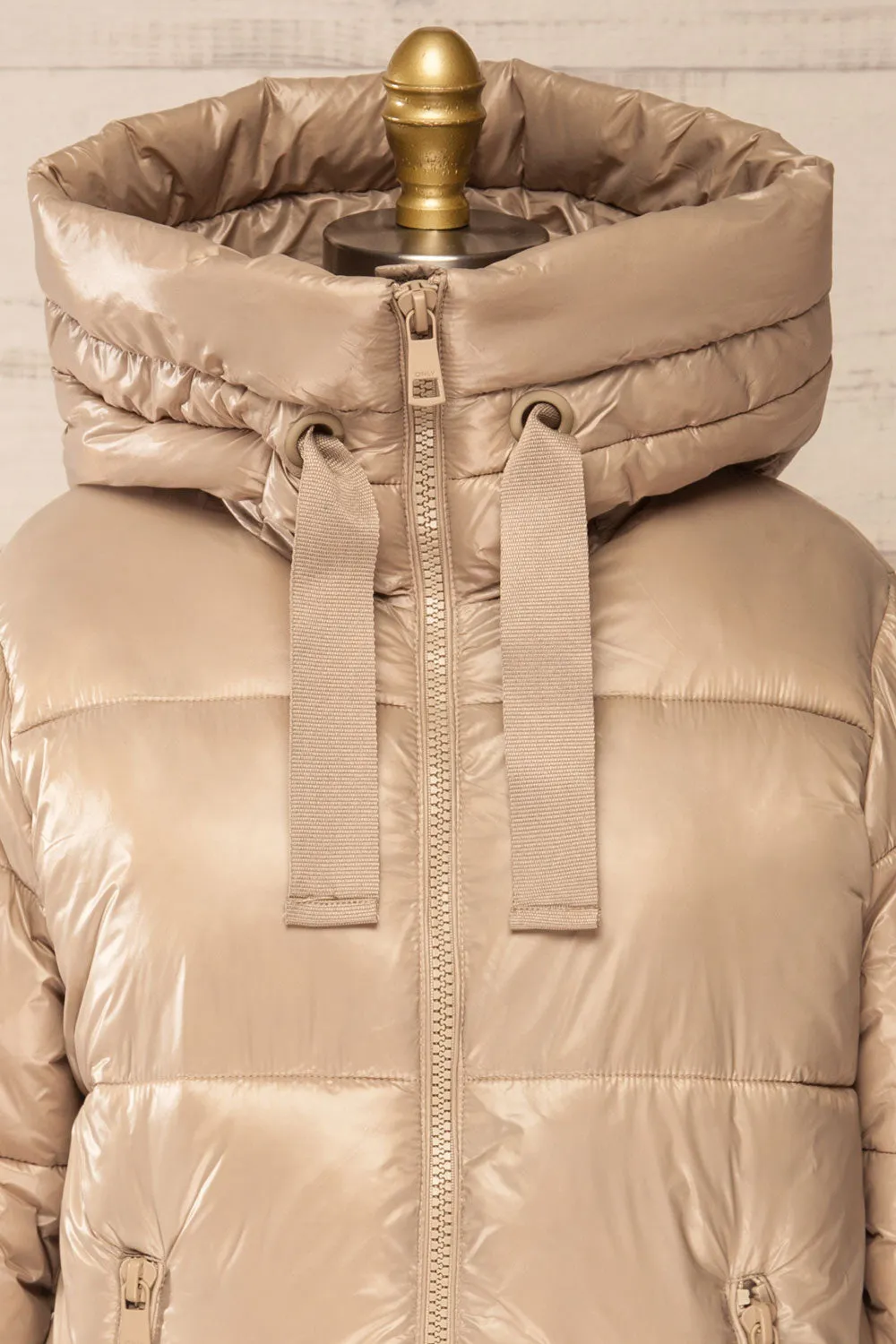 Baidoa Beige | Quilted Coat w/ Broad Details