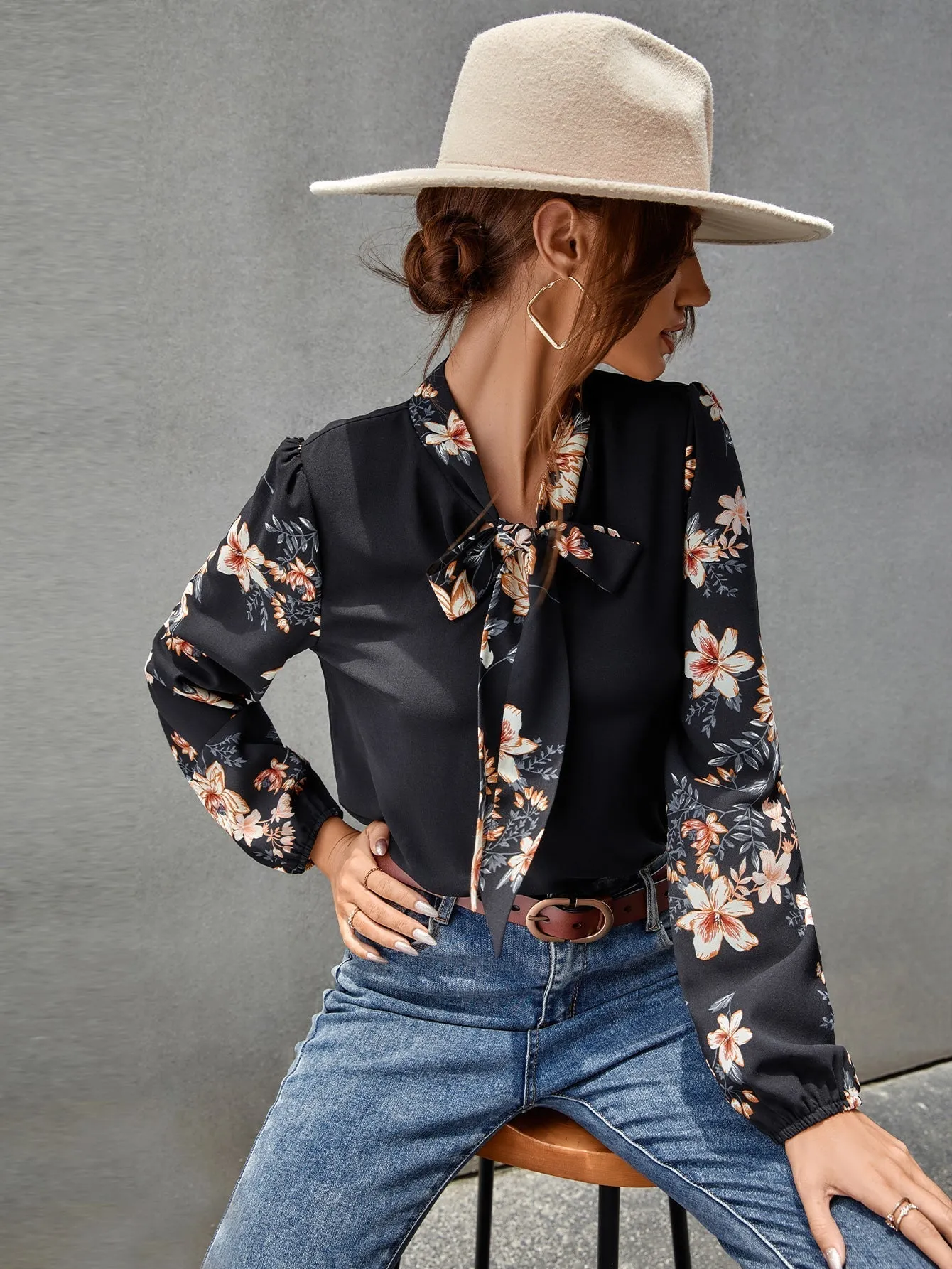 KittenAlarm - Tie Neck Floral Print Blouse