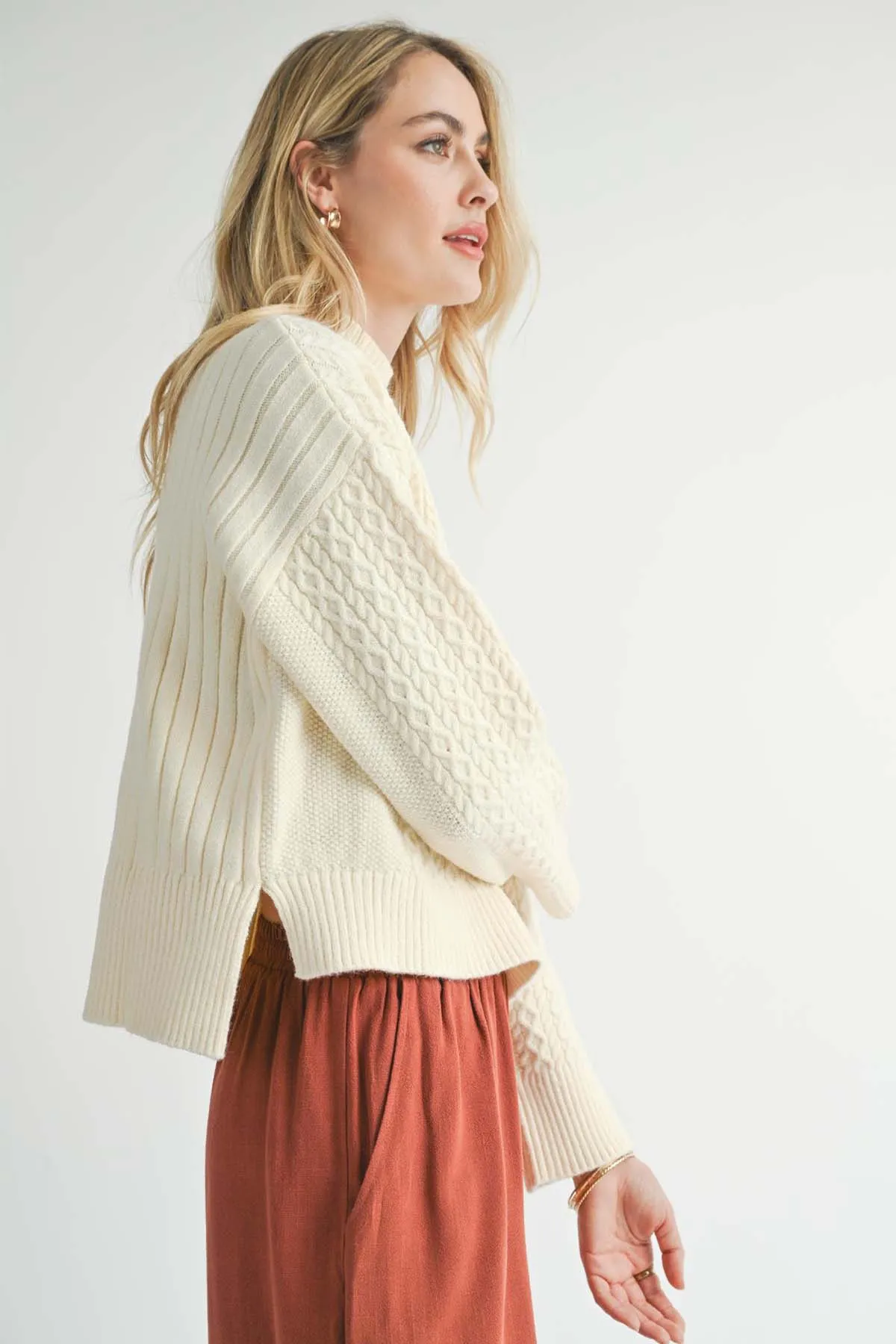 LISS TURTLENECK SWEATER