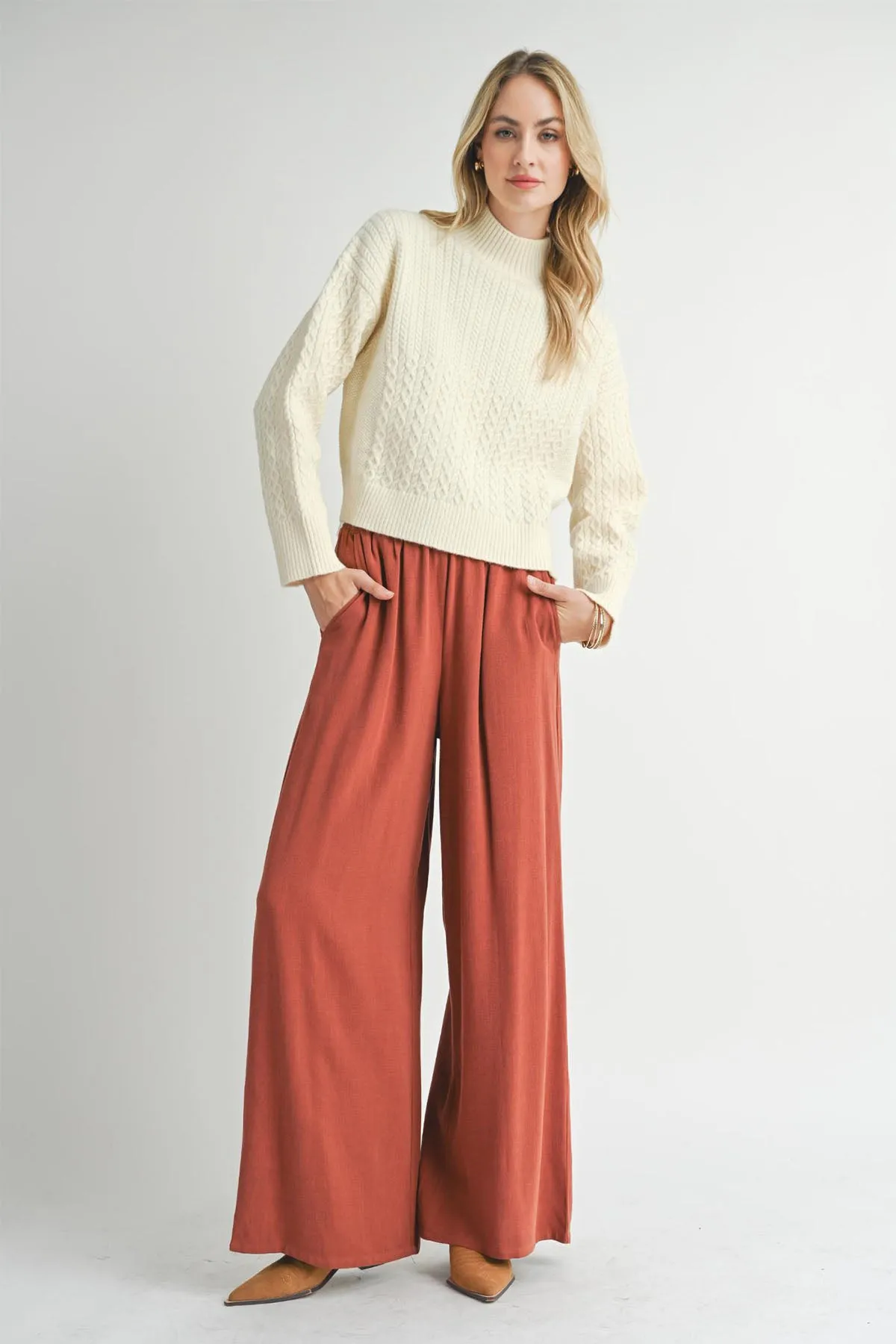 LISS TURTLENECK SWEATER