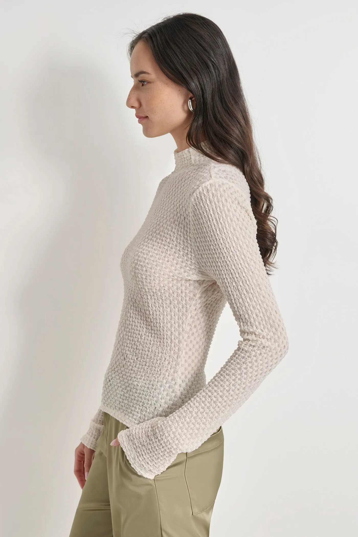 PEBBLE LACE TURTLENECK